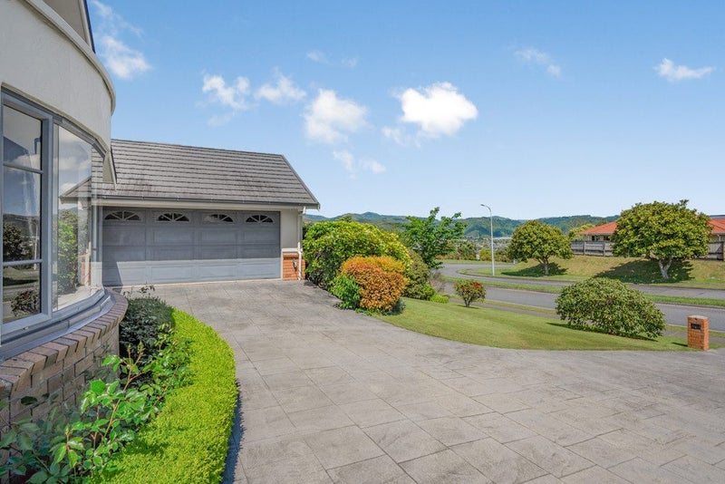 6 Kirton Drive, Riverstone Terraces, Upper Hutt - Carousel 2