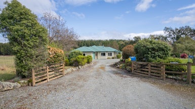 1256 RAMPARTS RD, Te Anau, Te Anau  - Carousel 1