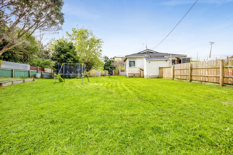 22 Leicester Street, Patea - Carousel 1