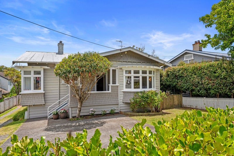 26 Aramoana Avenue, Devonport, Auckland - Carousel 1