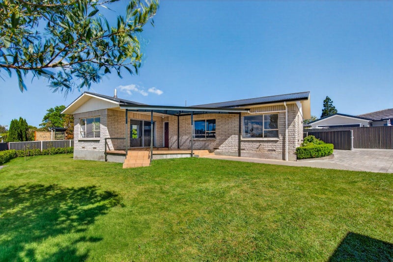 16 Brookvale Road, Havelock North, Havelock North - Carousel 1