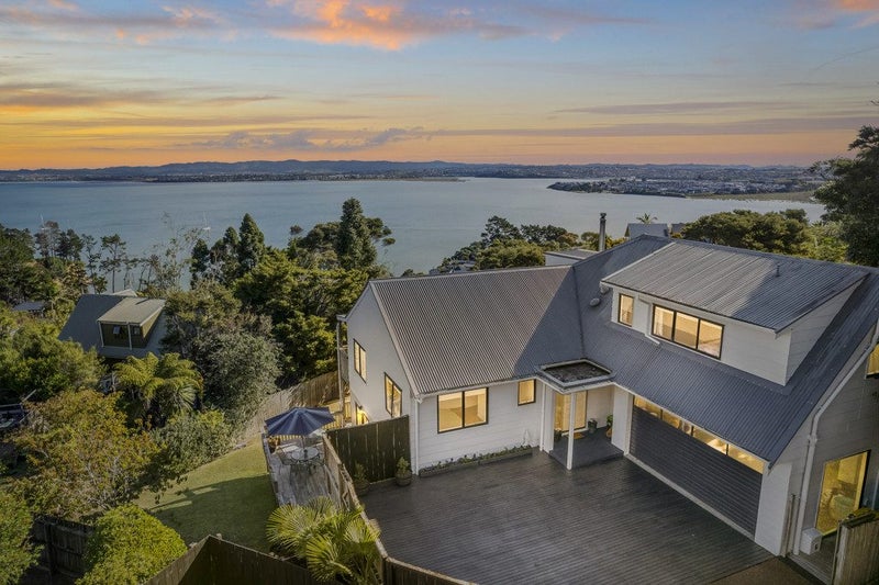 20 Mayall Avenue, Beach Haven, Auckland - Carousel 1