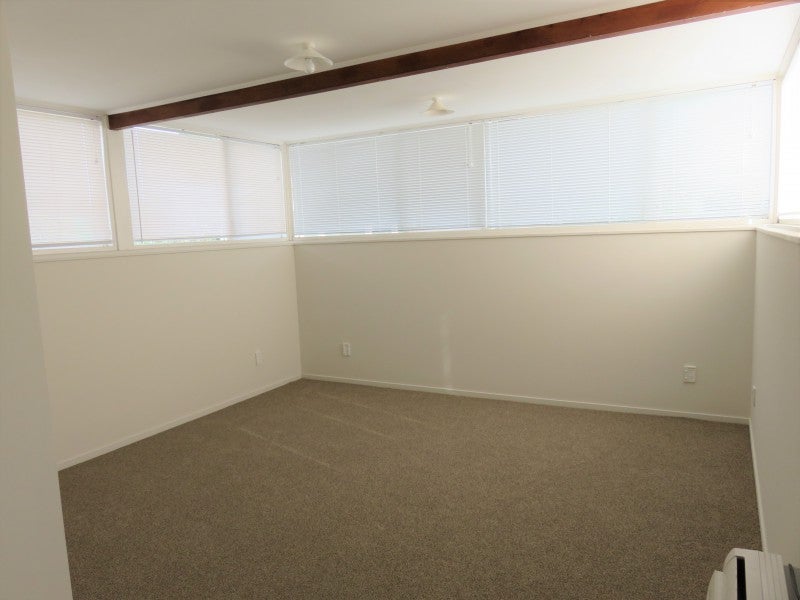 704 Pioneer Highway, Takaro, Palmerston North - Carousel 2