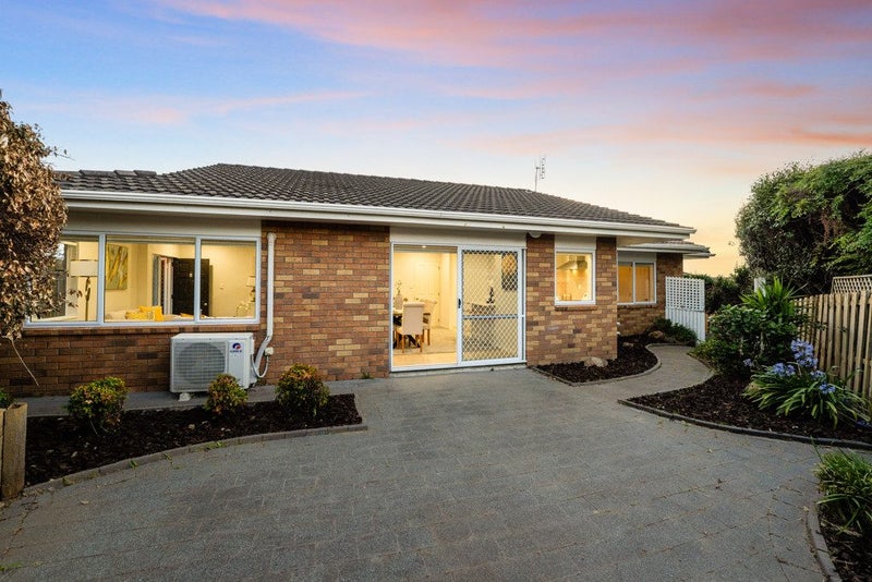 4/15 Edendale Road, Somerville, Manukau - Carousel 2