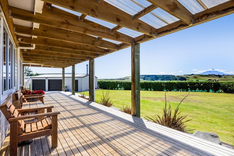 8 Moana Street, Hawera - Carousel 2