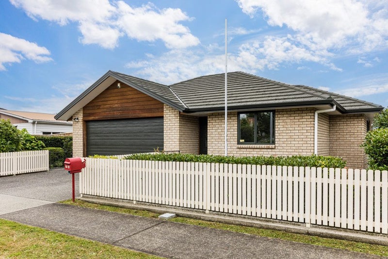 7A Whitley Avenue, Ebdentown, Upper Hutt - Carousel 1