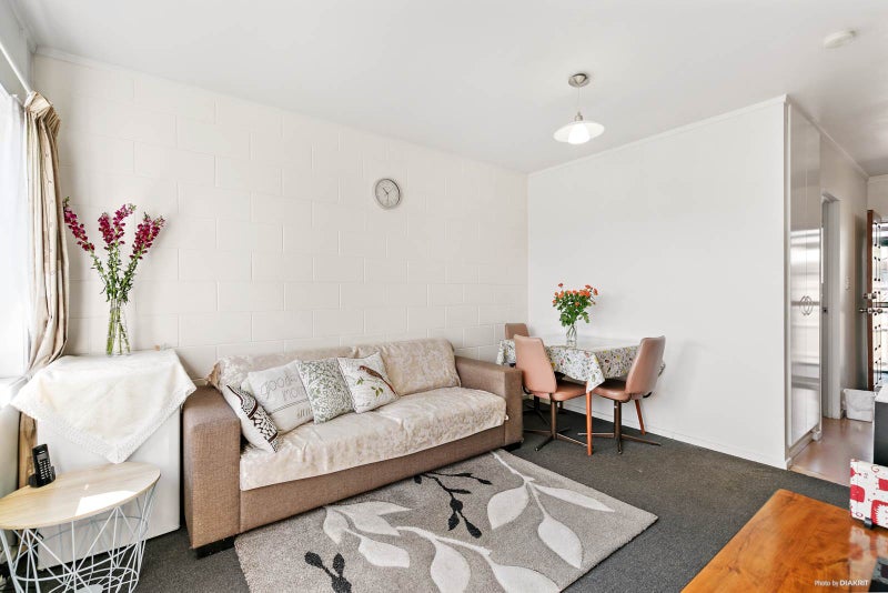 Property Valuation for 1/59 Point England Road, Point England, Auckland