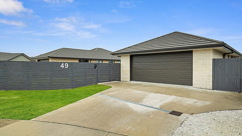49 Leet Crescent, Papamoa Beach, Papamoa - Carousel 2