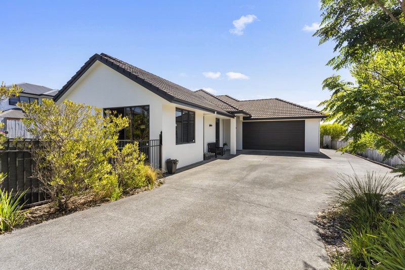 40 Columbia Crescent, Beachlands, Auckland - Carousel 1