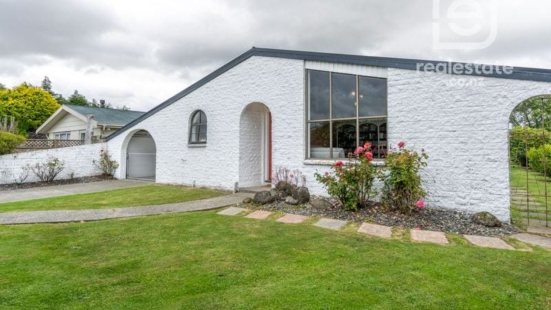 110 Cunningham Crescent, Grasmere, Invercargill - Carousel 1