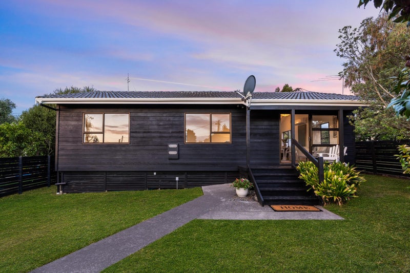 4/7 Vera Road, Te Atatu South, Auckland - Carousel 1