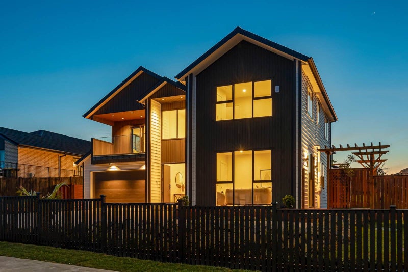 4 The Landing, Riverhead, Riverhead - Carousel 2