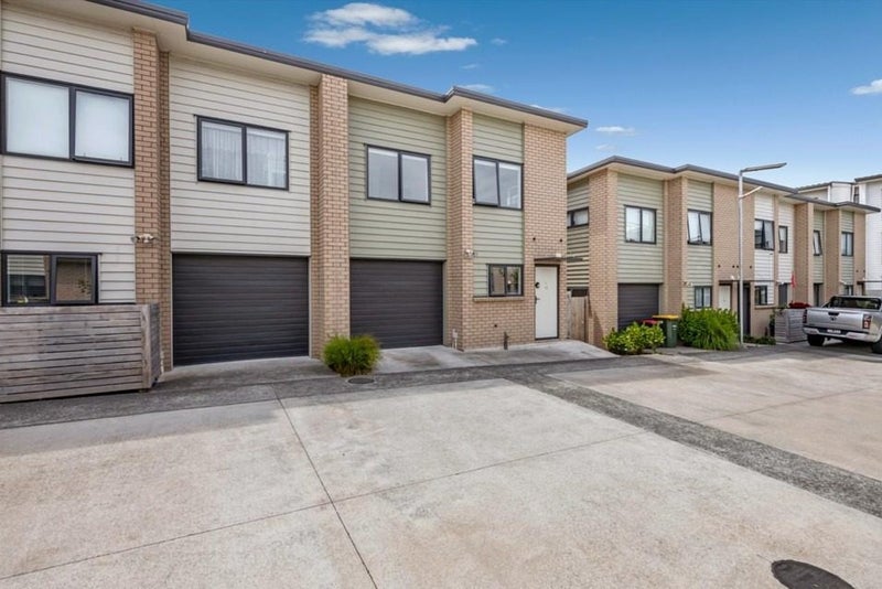 12 Pangu Way, Mangere, Auckland - Carousel 1