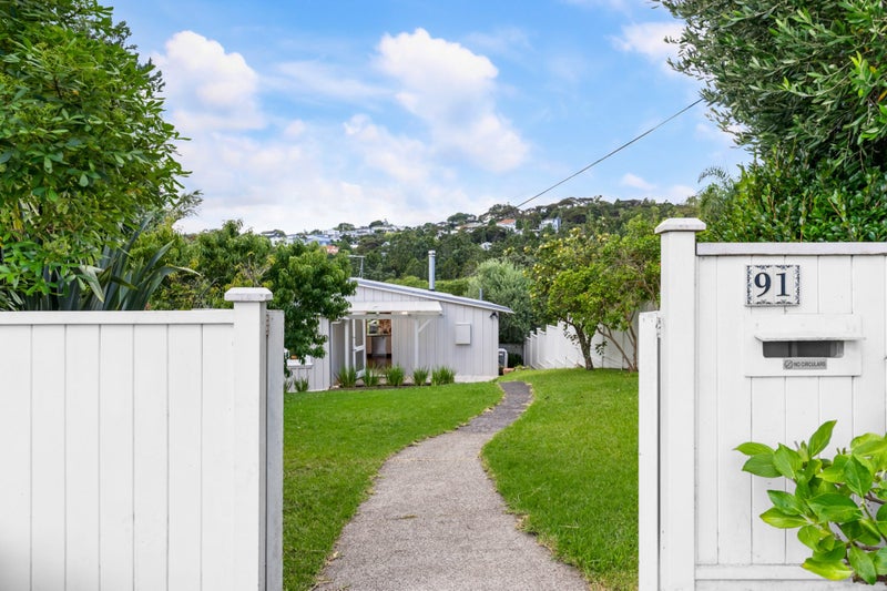 91 Island Bay Road, Beach Haven, Auckland - Carousel 1