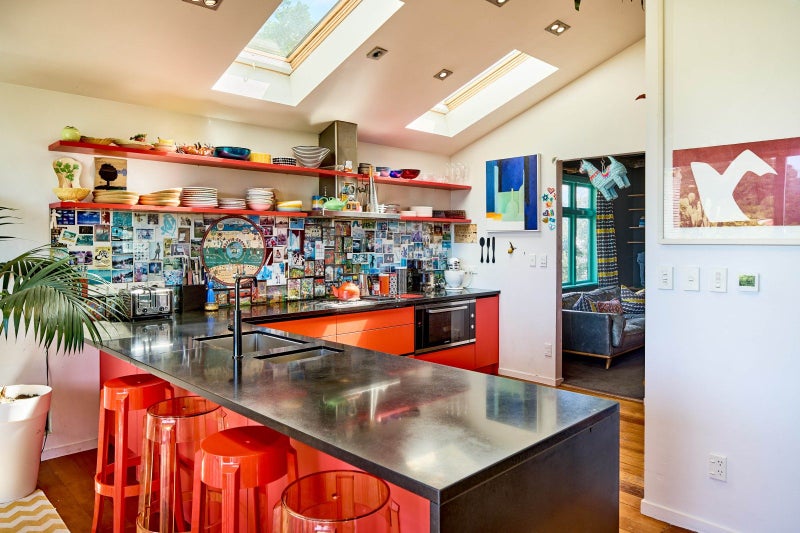 10 Travancore Street, Island Bay, Wellington - Carousel 2