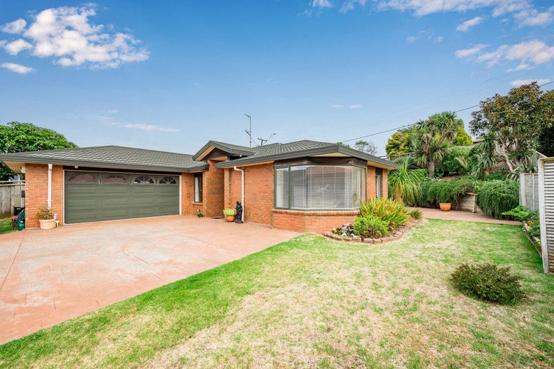 18 Lorna Irene Drive, Raumati South, Paraparaumu - Carousel 1