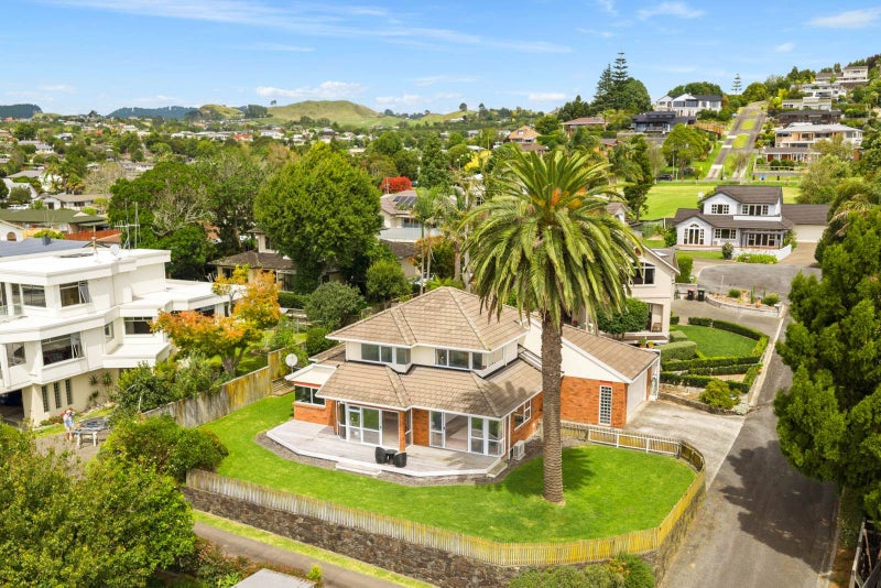 232 Welcome Bay Road, Welcome Bay, Tauranga - Carousel 1