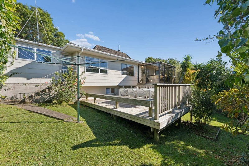 1/6 Sandiacre Way, Browns Bay, Auckland - Carousel 2