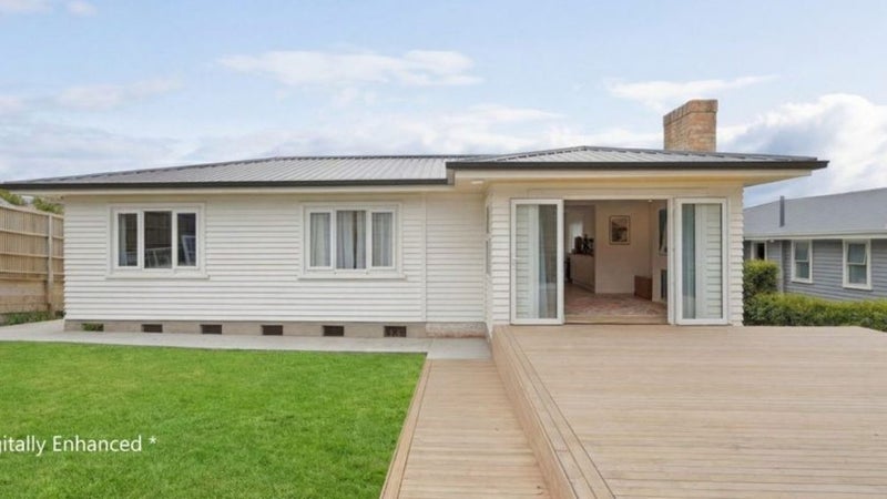 1 Wayne Place, Judea, Tauranga - Carousel 1