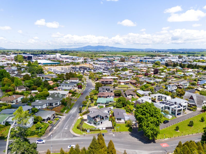 163 Lake Crescent, Hamilton Lake, Hamilton - Carousel 34