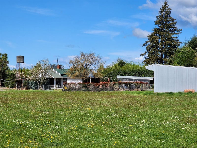 630 Woodbury Road, Woodbury - Carousel 1