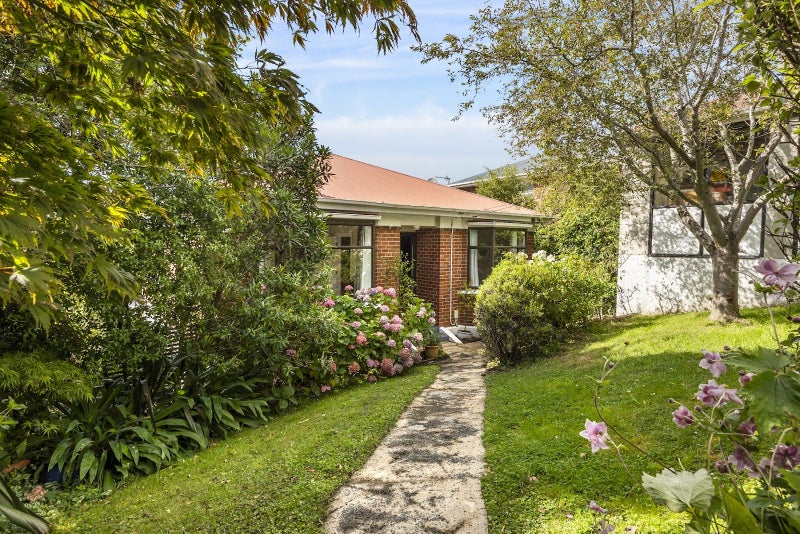 19 Scoular Street, Maryhill, Dunedin - Carousel 1