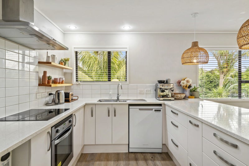 21 Stott Avenue, Birkdale, Auckland - Carousel 2