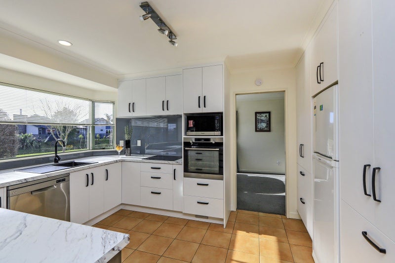 13 Woodlands Drive, Havelock North, Havelock North - Carousel 1