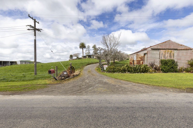 614 Lincoln Road, Everett Park, Inglewood - Carousel 2