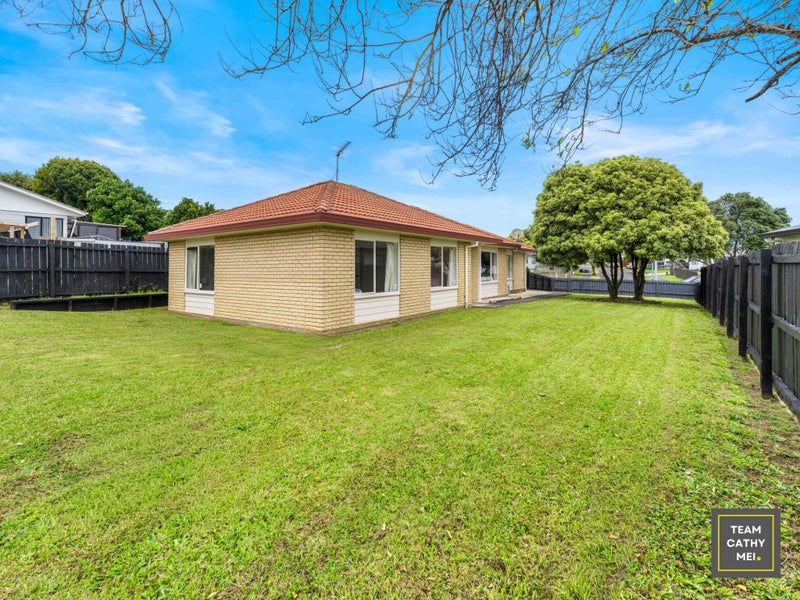 15 Bernina Place, Weymouth, Auckland - Carousel 2