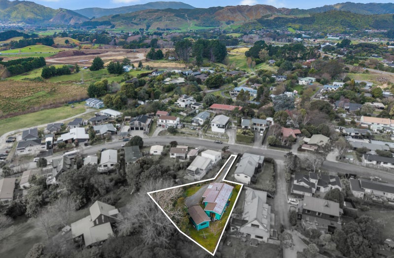 15 Pitoitoi Street, Otaihanga, Paraparaumu - Carousel 2