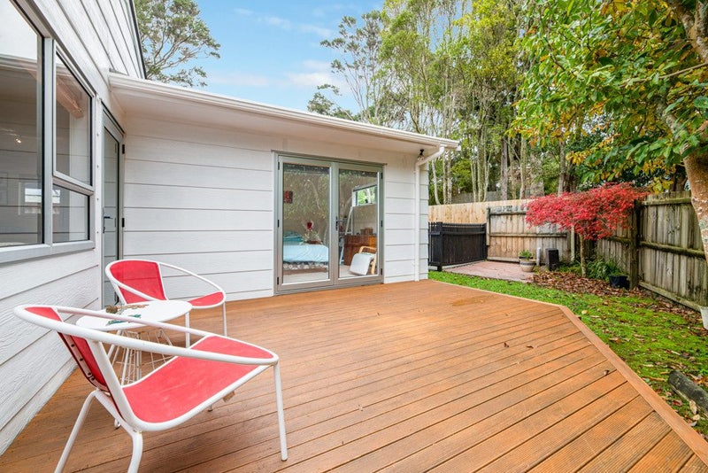1/22 Wirihana Road, Titirangi, Auckland - Carousel 2