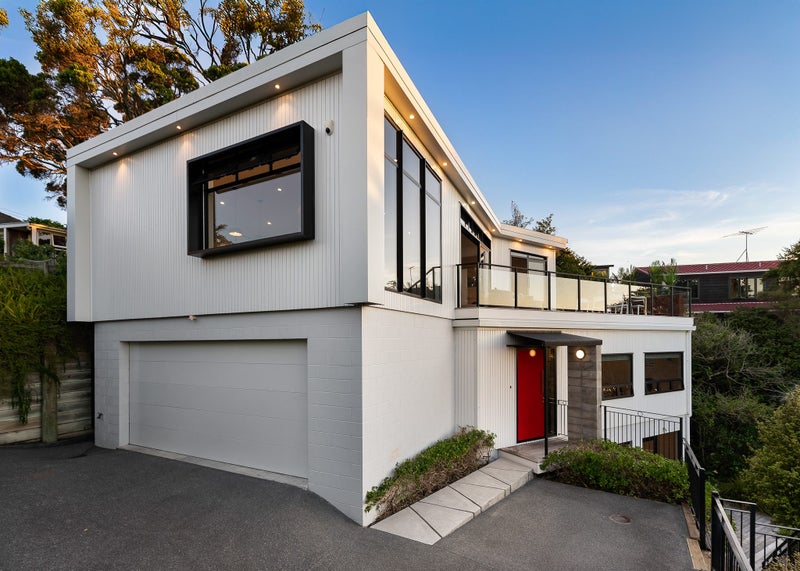 27 Seaside Avenue, Waterview, Auckland - Carousel 1