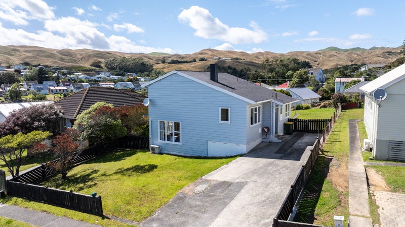 106 Warspite Avenue, Cannons Creek, Porirua - Carousel 1