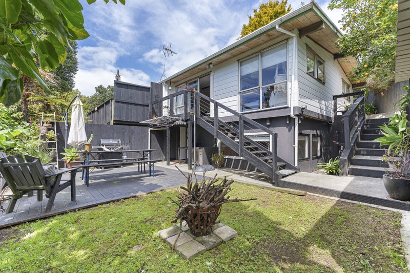 12B Wheeler Place, Upper Vogeltown, New Plymouth - Carousel 1
