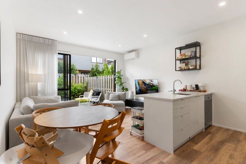 6 Panehe Lane, Mount Wellington, Auckland - Carousel 1