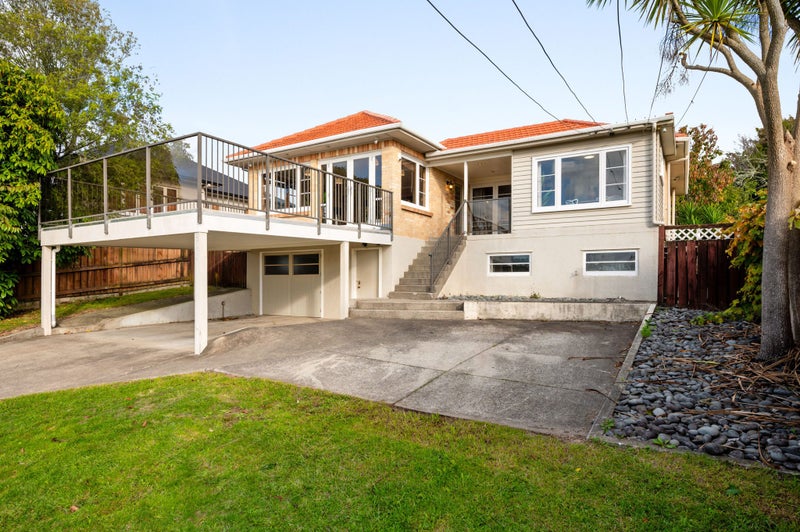 10 Kakanui Avenue, Hillcrest, Hamilton - Carousel 1