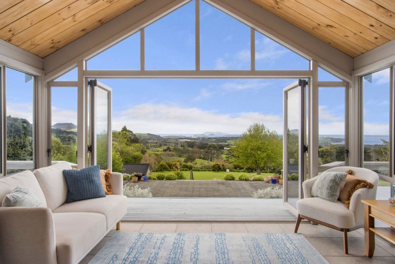 320 Lindemann Road, Katikati - Carousel 2