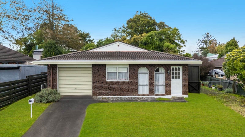 2/9 Wood Street, Papakura, Auckland - Carousel 1