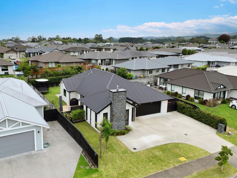 23 Puhirake Crescent, Pyes Pa, Tauranga - Carousel 1