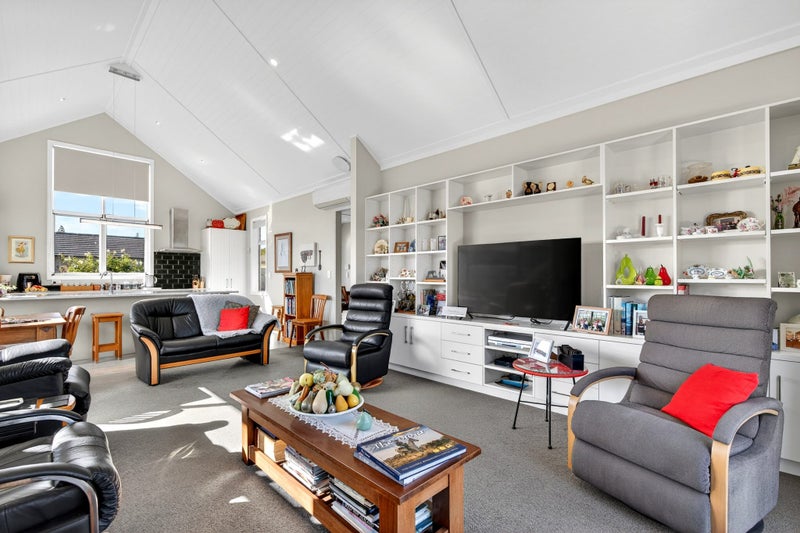 13 Tarata GR, LANSDOWNE, MASTERTON - Carousel 2