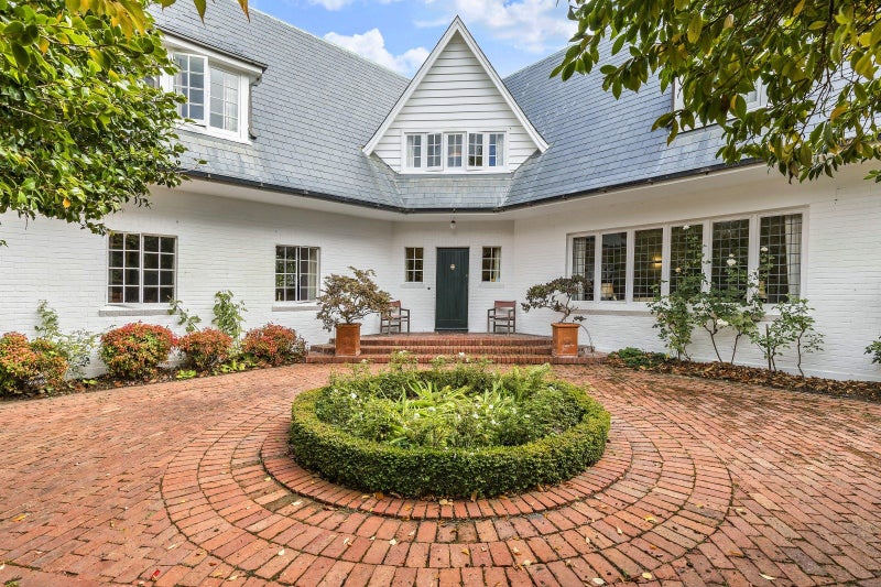 305 Fergusson Drive, Heretaunga, Upper Hutt - Carousel 1