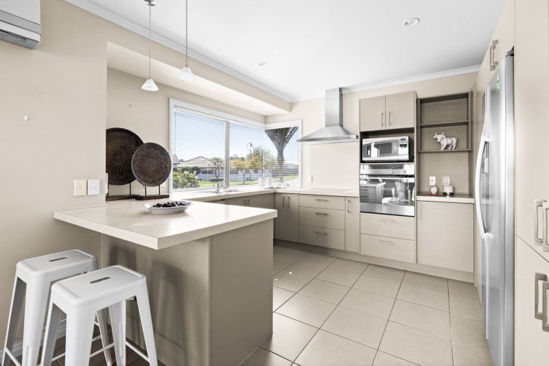 12 Merlot Drive, Greenmeadows, Napier - Carousel 2