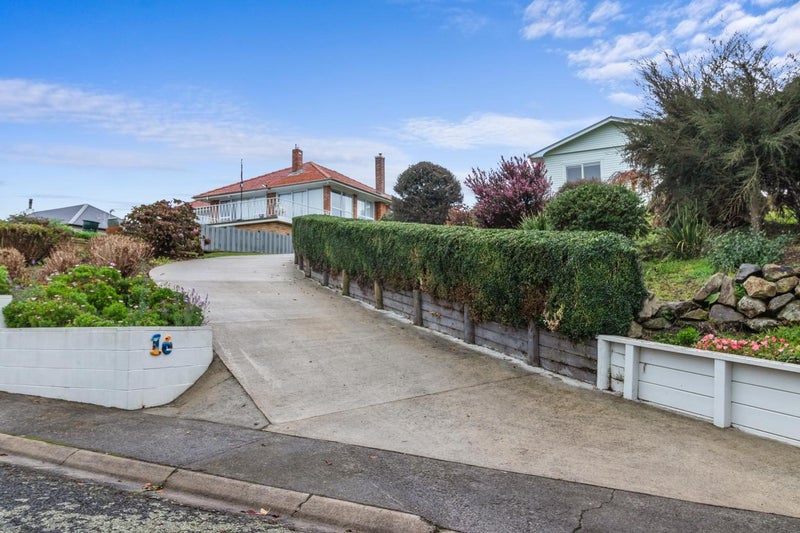 16 High Street, Tirau - Carousel 2