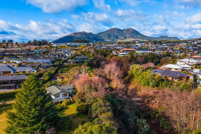 65 Harvey Street, Waipahihi, Taupo - Carousel 31