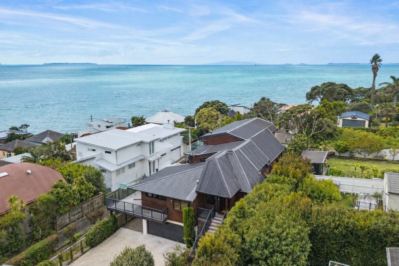 35 Rothesay Bay Road, Rothesay Bay, Auckland - Carousel 1