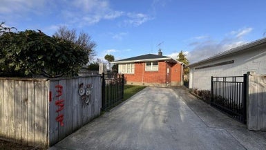 359 Ruahine Street, Terrace End, Palmerston North - Carousel 1