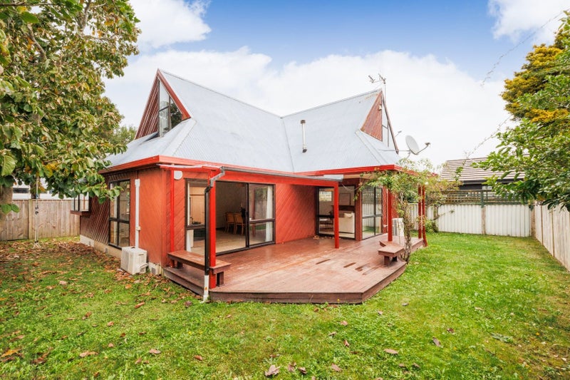 2 Montgomery Terrace, Hokowhitu, Palmerston North - Carousel 1