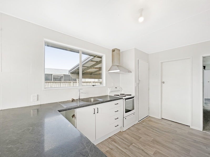 27 Cross Street, Castlecliff, Whanganui, Manawatu / Whanganui - Carousel 2