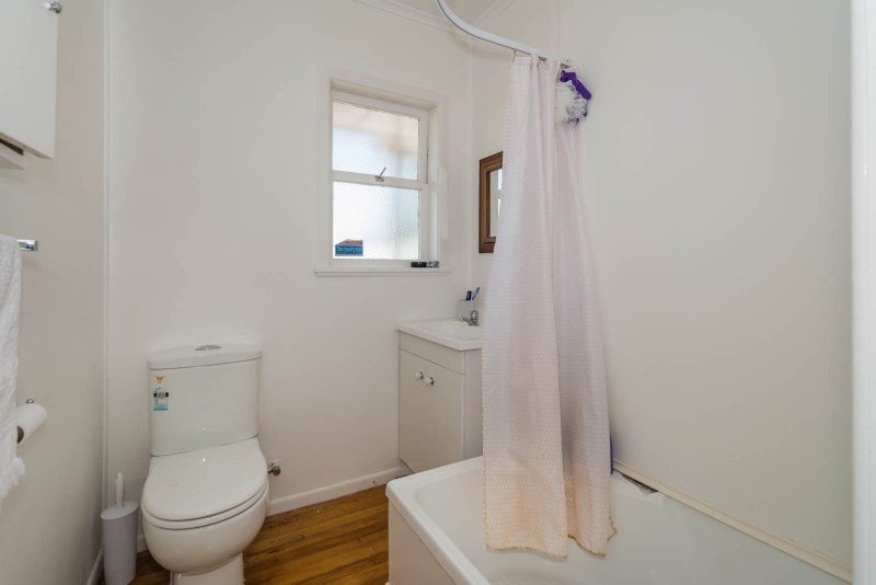 1/33 Lake Pupuke Drive, Takapuna, Auckland - Carousel 10